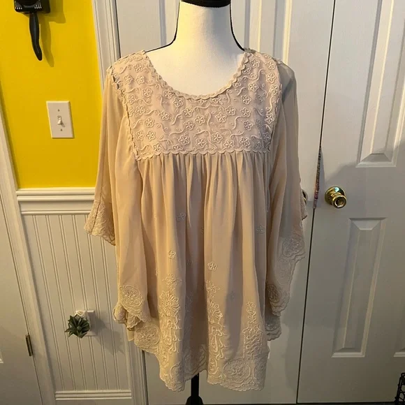 INC Blouse Tunic Cream Floral Embroidery Embroidered Flower Flowers Medium M - Picture 2 of 7